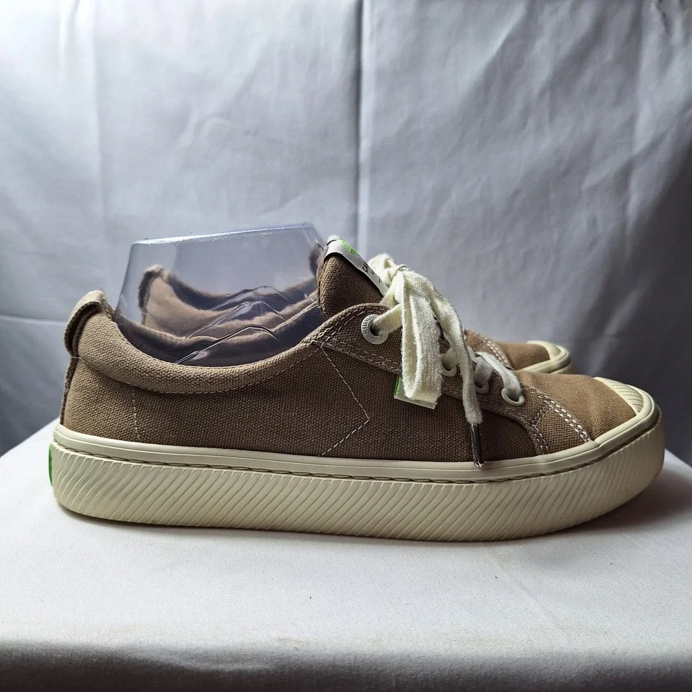 CARIUMA OCA Low Burnt Sand Canvas Sneaker Womens/7 Mens/5.5 Sand Brown Organic